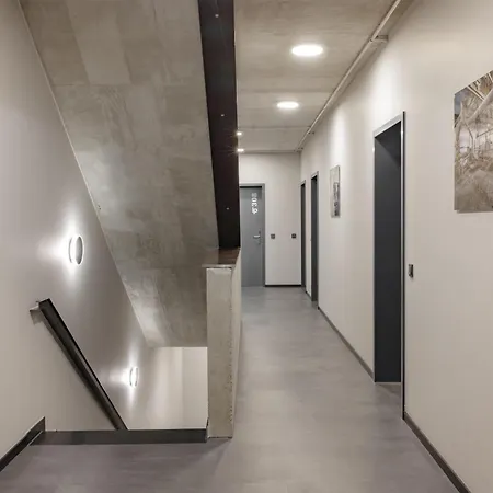 Ipartment @home By Western 酒店 *